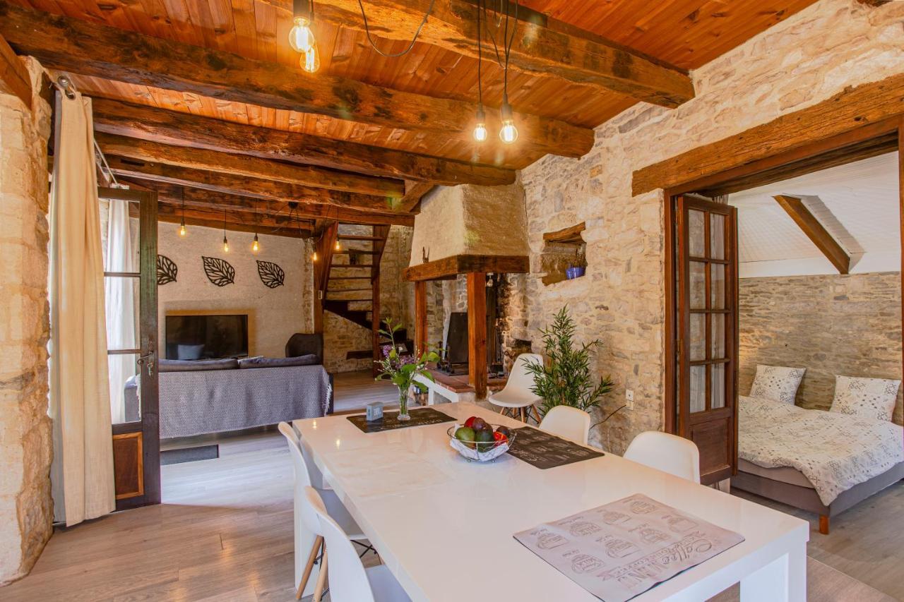 Maison En Pierres Au Coeur Du Village Medieval De Villeneuve Exteriör bild