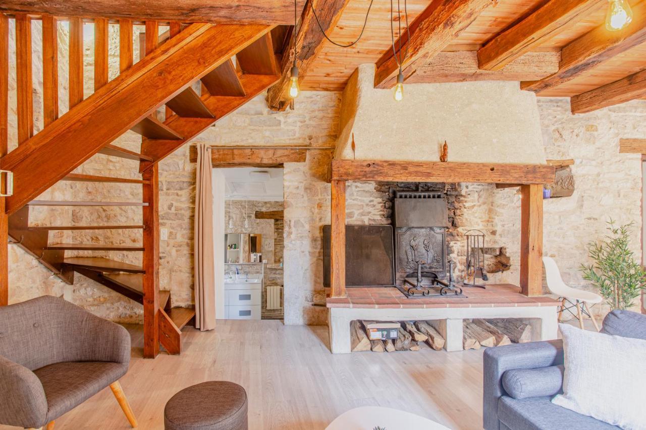 Maison En Pierres Au Coeur Du Village Medieval De Villeneuve Exteriör bild
