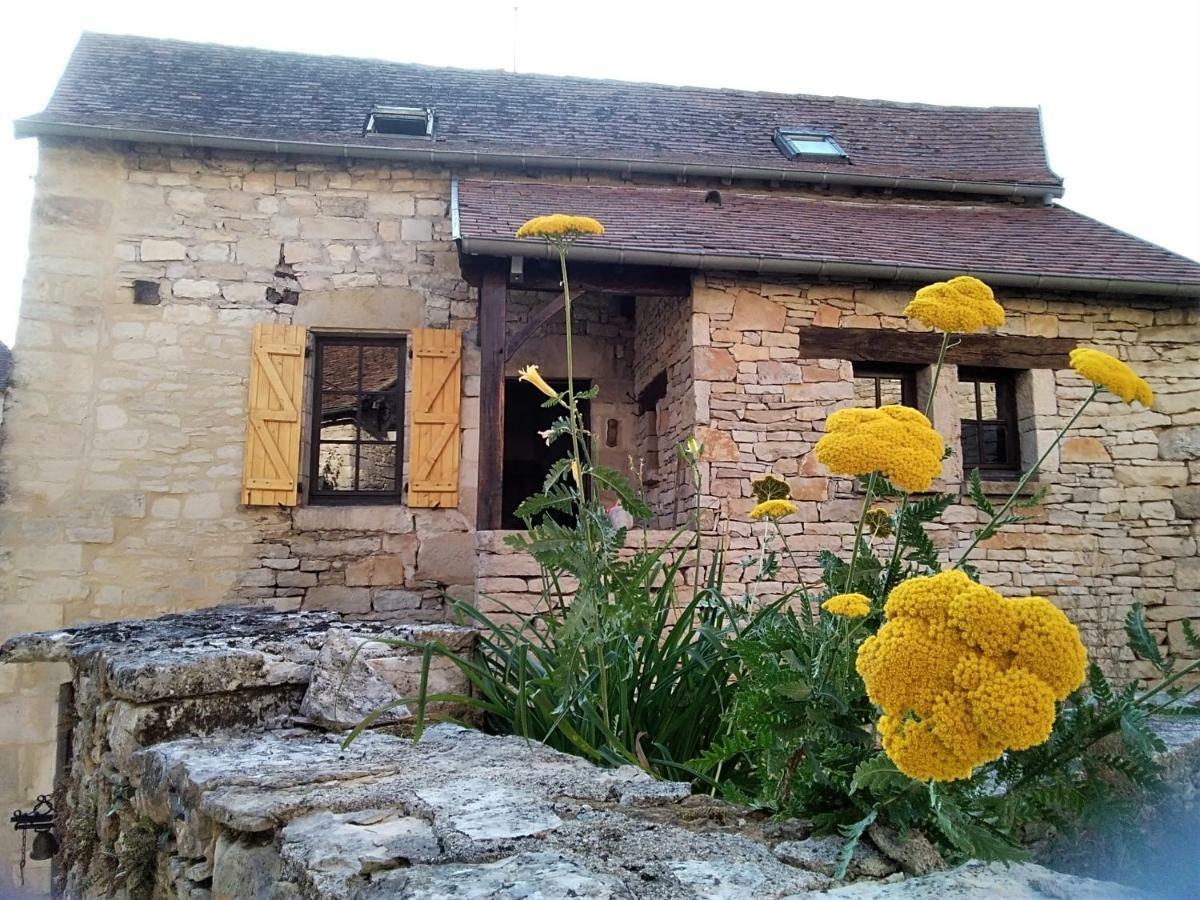Maison En Pierres Au Coeur Du Village Medieval De Villeneuve Exteriör bild